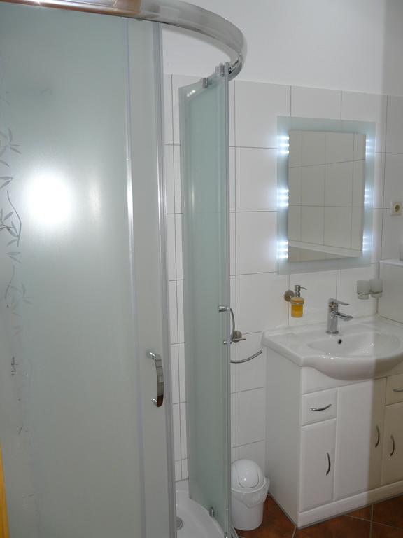 Hotel Kreuzbruchhof Burg Stargard Extérieur photo