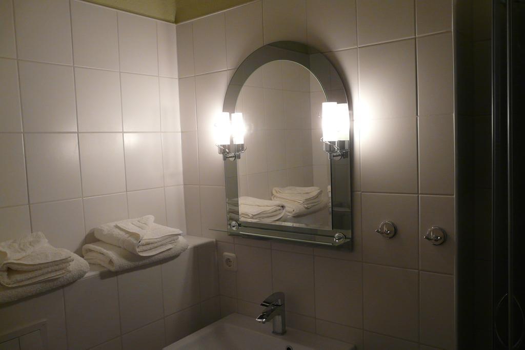 Hotel Kreuzbruchhof Burg Stargard Extérieur photo