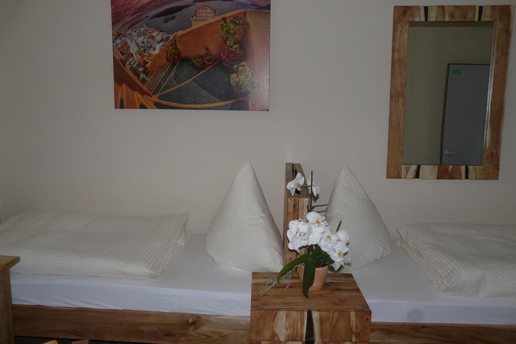 Hotel Kreuzbruchhof Burg Stargard Extérieur photo