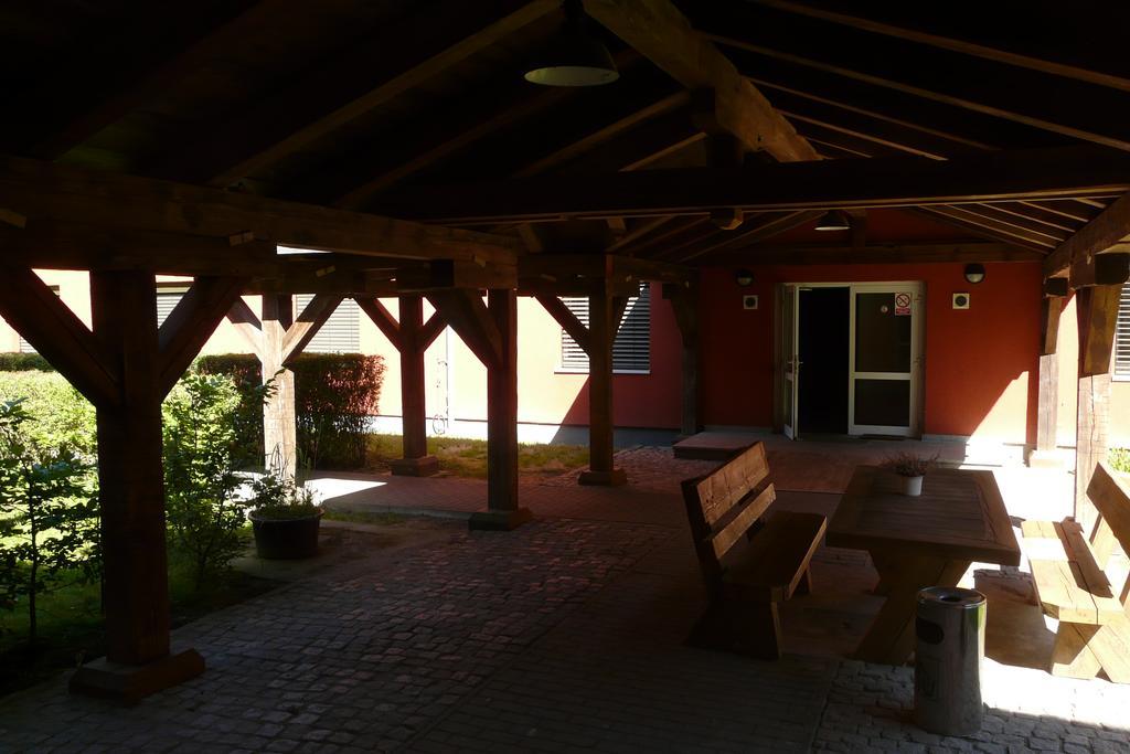 Hotel Kreuzbruchhof Burg Stargard Extérieur photo